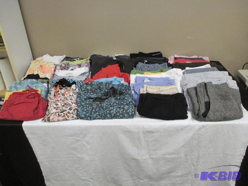 Large Lot of Womens Ann Taylor & Ann Taylor Loft Clothes