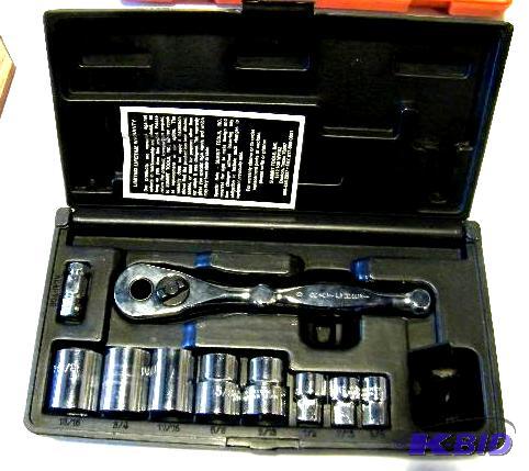 lot 30 image: O Ratchet 12 Piece Hexx Drive Set - Sockets f...
