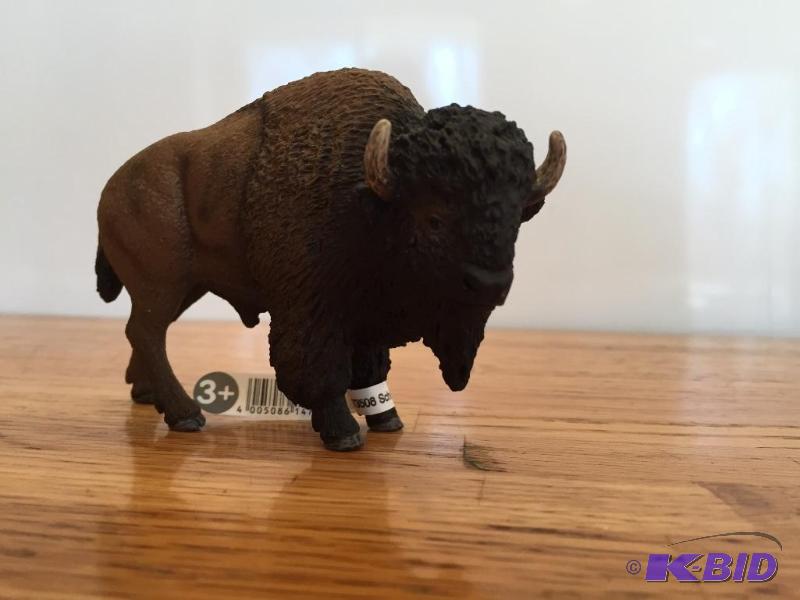 lot 34 image: American Bison Figurine
