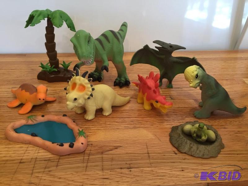 lot 45 image: Baby Dinosaur Box Set
