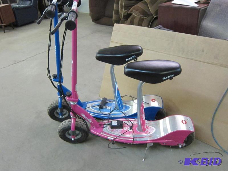 2 Electric Razor Scooters