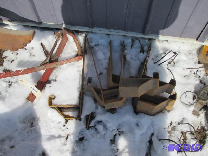 lot 19 image: Scaffolding brackets...