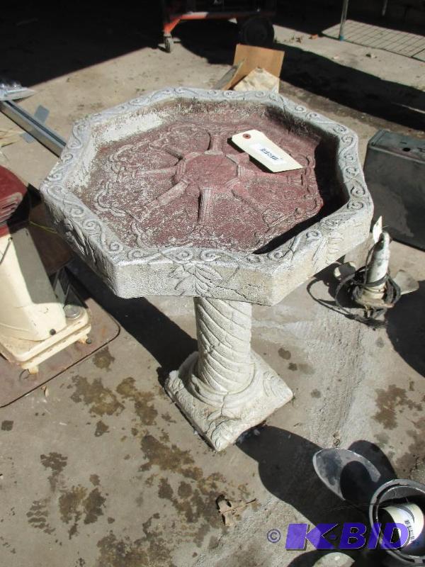 lot 30 image: Bird bath...