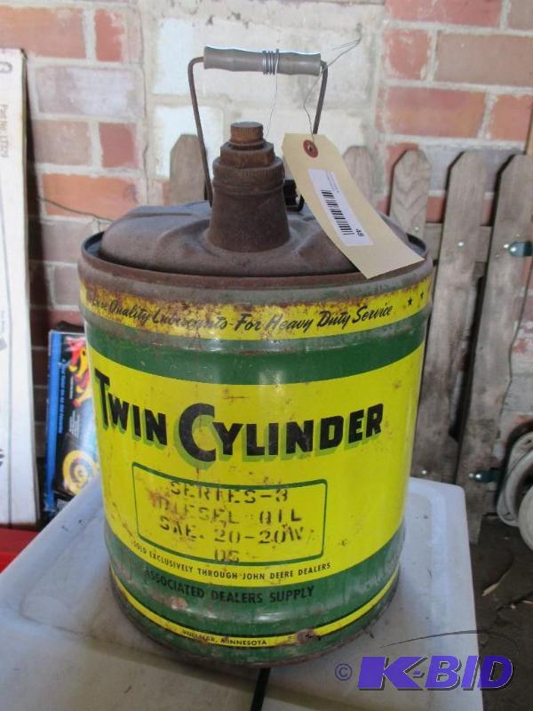 lot 48 image: Antique John Deere Can...