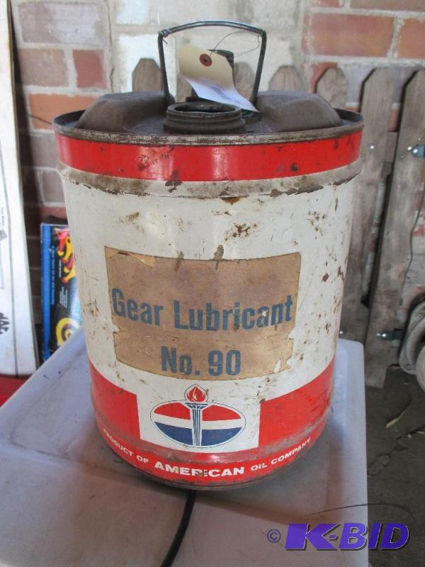lot 49 image: Antique American Standard Can...