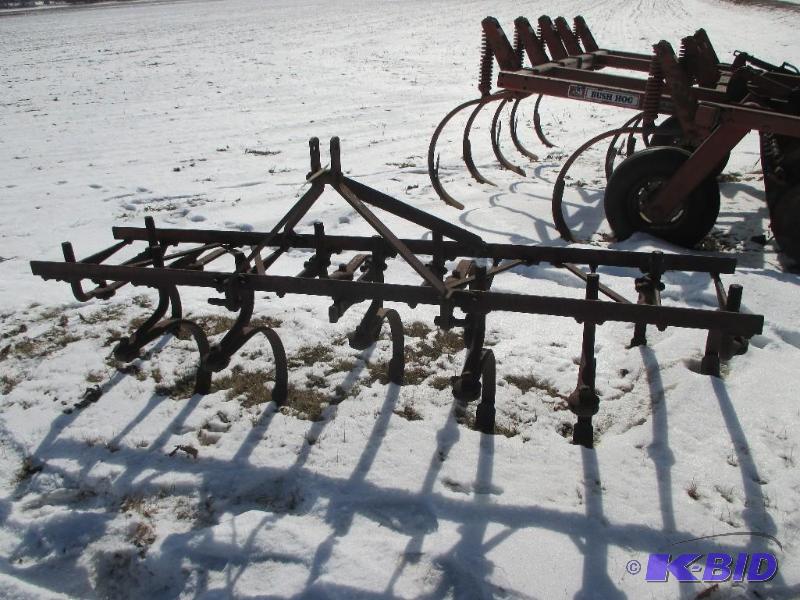lot 5 image: 3 pt culitvator...