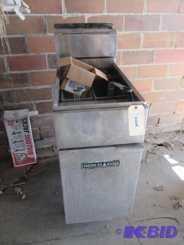 lot 55 image: American Fryer, 2 hopper. Can be used for LP ...