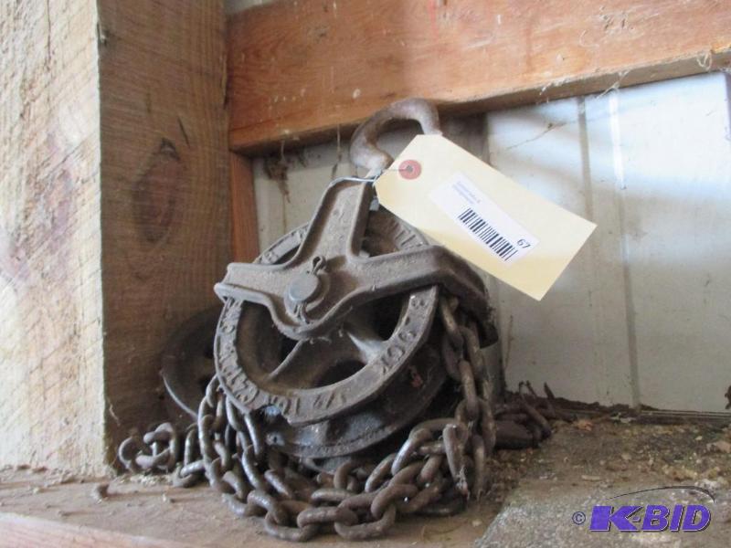 lot 67 image: Chain hoist, approx 15...