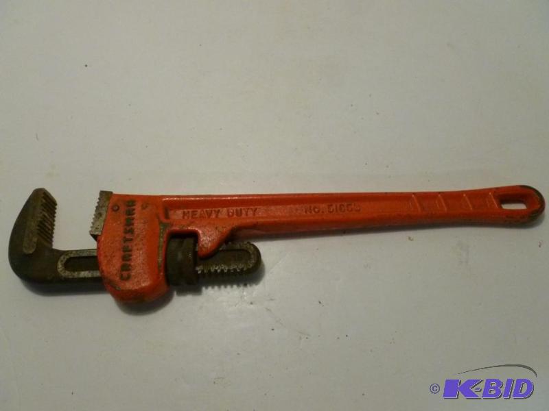 lot 122 image: Craftsman heavy duty 18" pipe wrench....