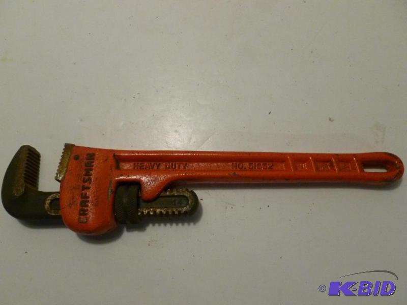 lot 124 image: Craftsman heavy duty 14" pipe wrench....
