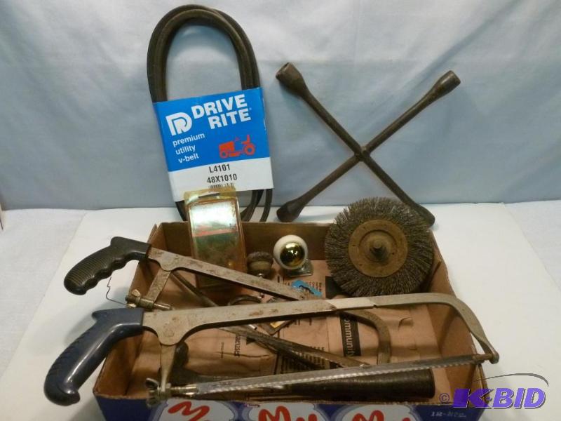 lot 162 image: Large lot that includes good hacksaws, new ut...