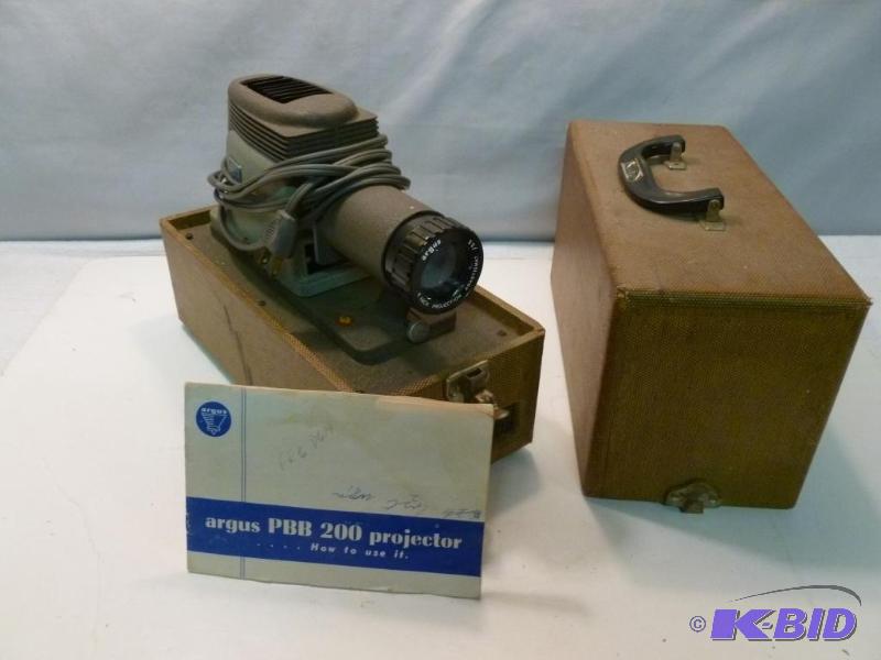 lot 170 image: Vintage Argus PBB 200 film projector....