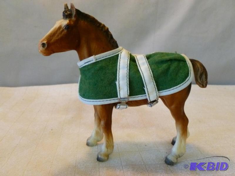 lot 184 image: &nbspCollectible Breyer horse that measures ...