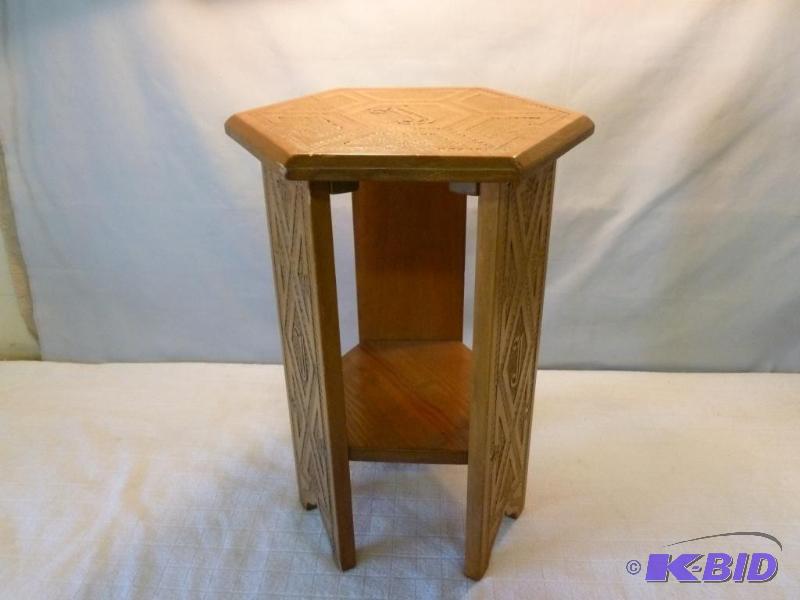 lot 193 image: Nice D. Jochum&nbsphand crafted wooden end t...