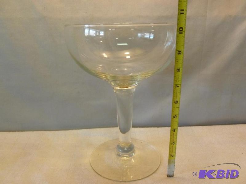 lot 198 image: Huge margarita glass that measures 7.5" ...