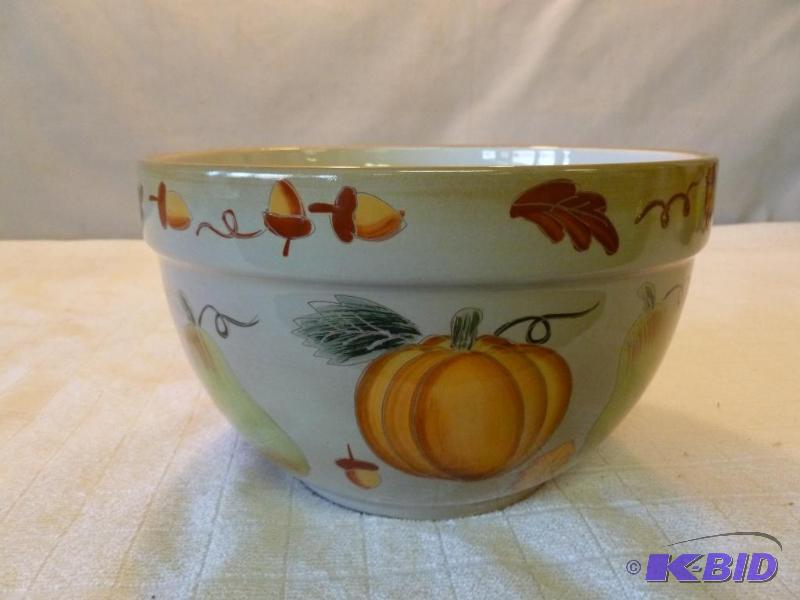 lot 200 image: Large Harvest stoneware mixing bowl 9" a...