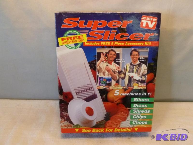 lot 204 image: As Seen On T.V - Super Slicer, comes in the o...
