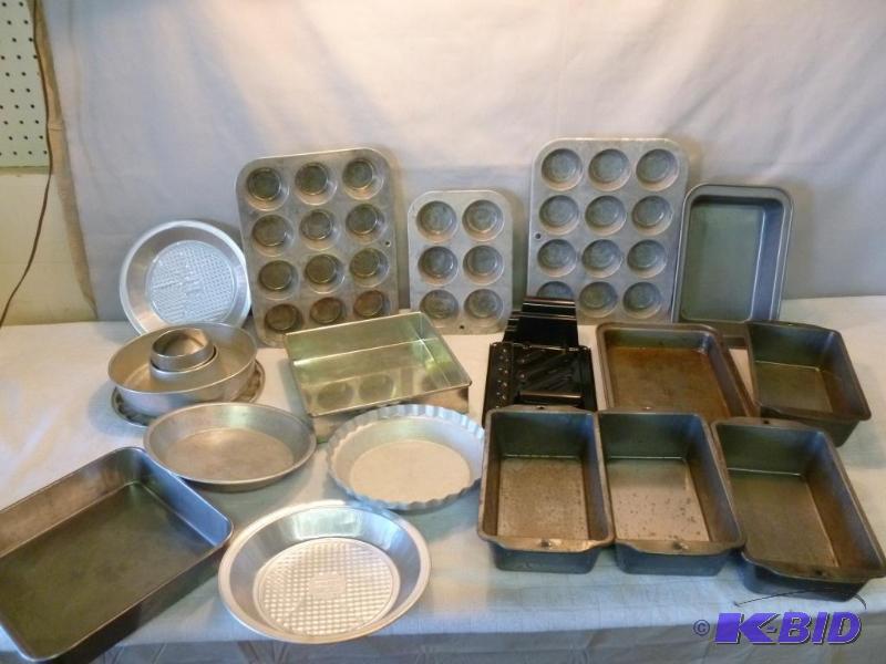 lot 207 image: Large lot of good baking items that includes ...