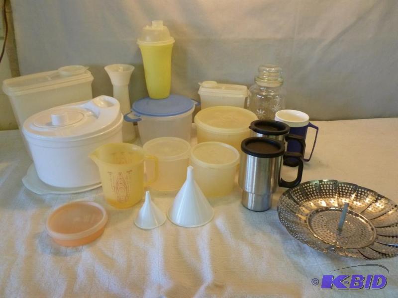 lot 225 image: Large lot of good usable kitchen items....