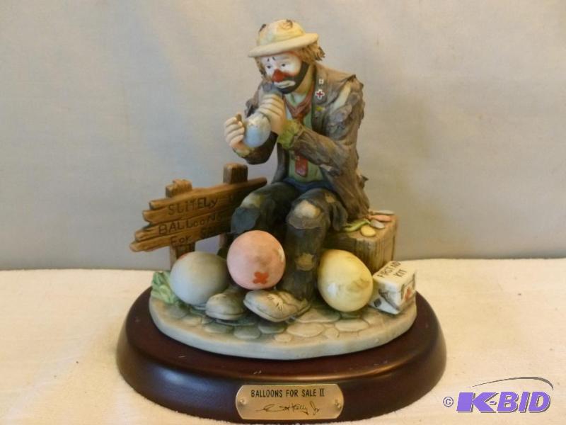 lot 231 image: Large Emmett Kelly Jr. Collection " Ball...
