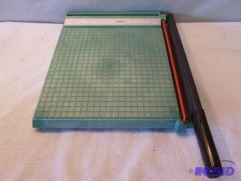 lot 234 image: Premier paper cutter....
