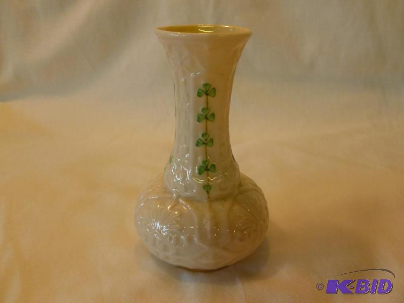 lot 264 image: Beautiful Belleen&nbspporcelain vase that me...