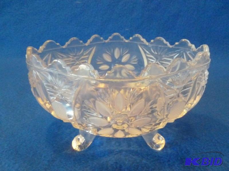 lot 268 image: Nice footed lead crystal glass slaw bowl that...