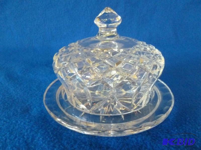 lot 272 image: Beautiful lead crystal glass butter dish with...