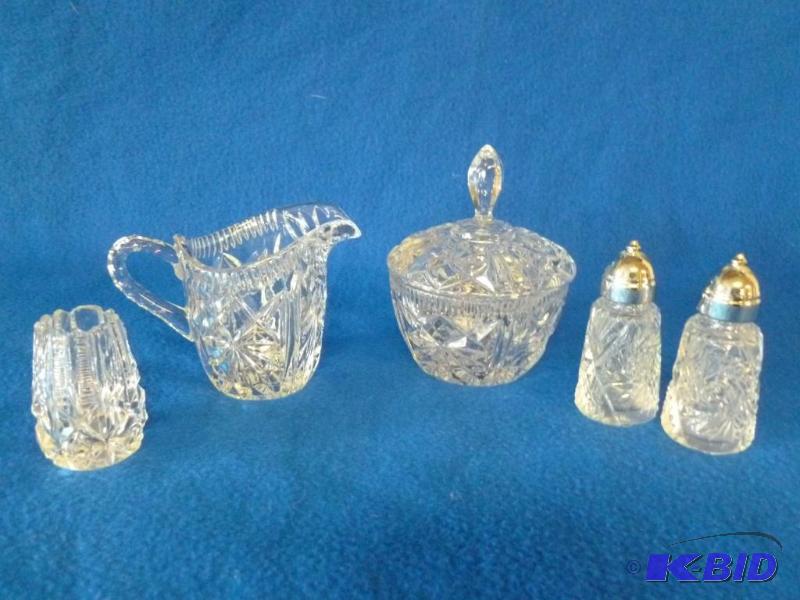 lot 276 image: Nice lot of lead crystal glass items that inc...
