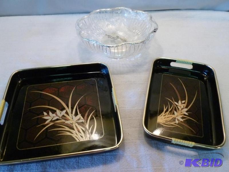 lot 287 image: Lot of two decorative double handled serving ...