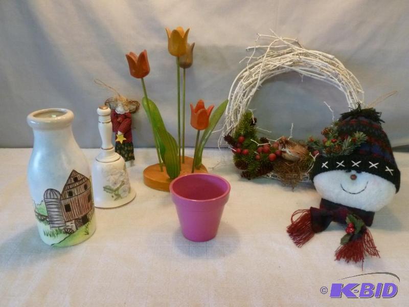 lot 288 image: Lot of decorative items that includes a hand ...