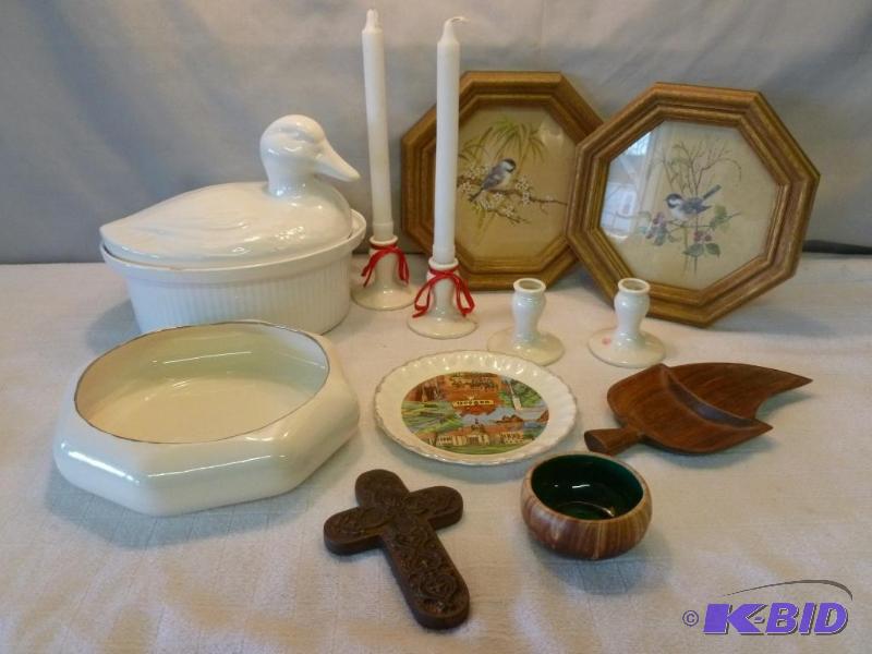 lot 293 image: Large decorative lot that includes two pictur...