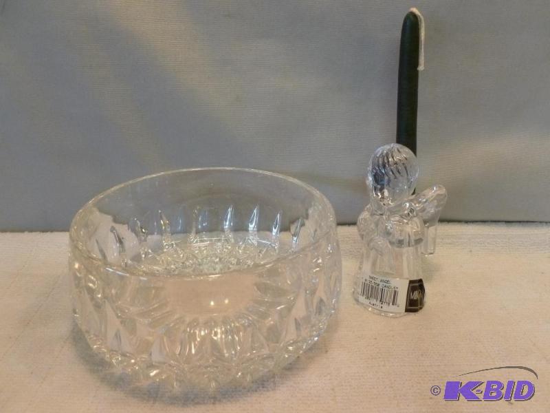 lot 309 image: This lot consists of a lead crystal glass bow...