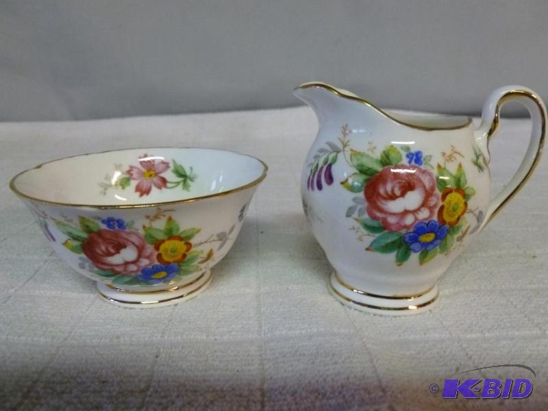 lot 327 image: Tuscan small hand painted porcelain cream and...