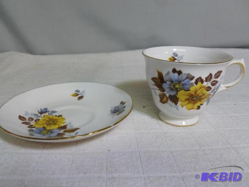 lot 330 image: Royal Vale hand painted porcelain cup and sau...