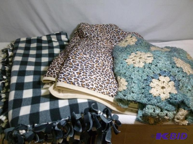 lot 332 image: Lot of three clean blankets. ...
