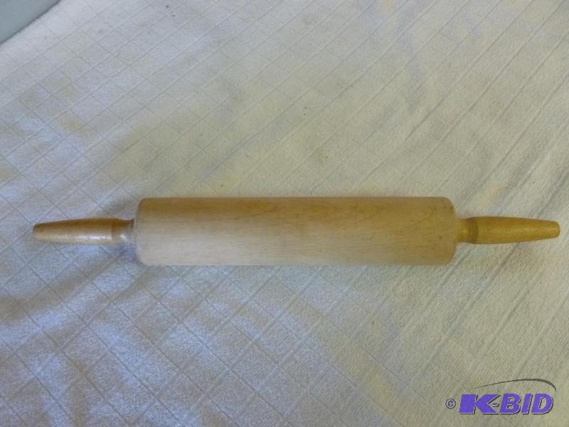 lot 50 image: Vintage Foley wooden rolling pin, measures 18...
