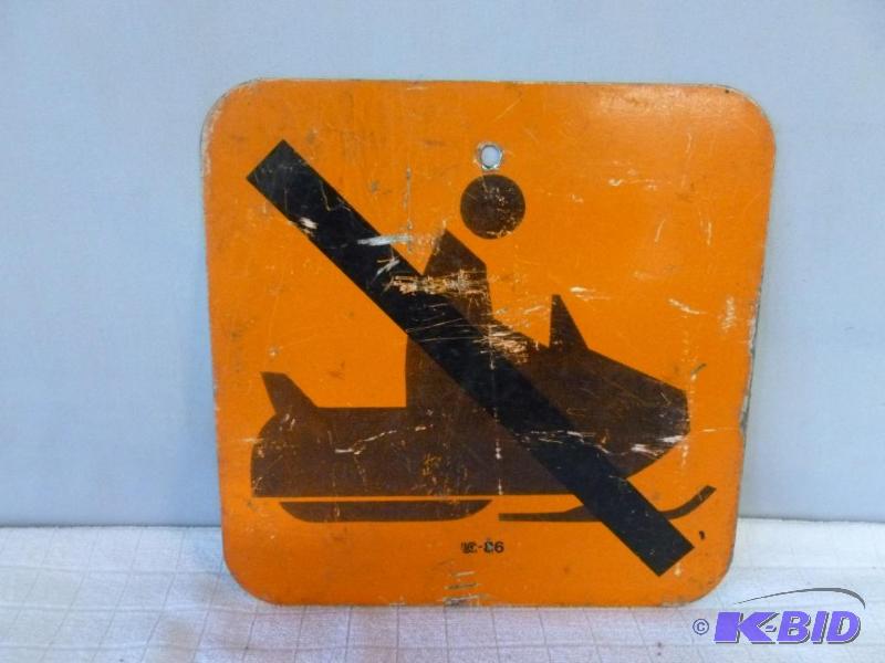 lot 86 image: Heavy gage metal trail sign that measures 12&...