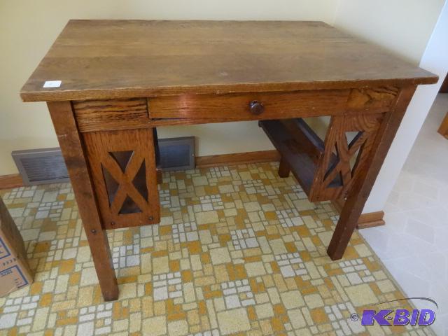 Vintage Wood Desk. 36 X 24 X 29. One Drawer S...