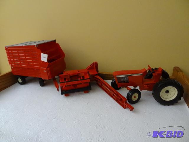 Ertl Tractor, Forage Wagon, Forage Harvestor...