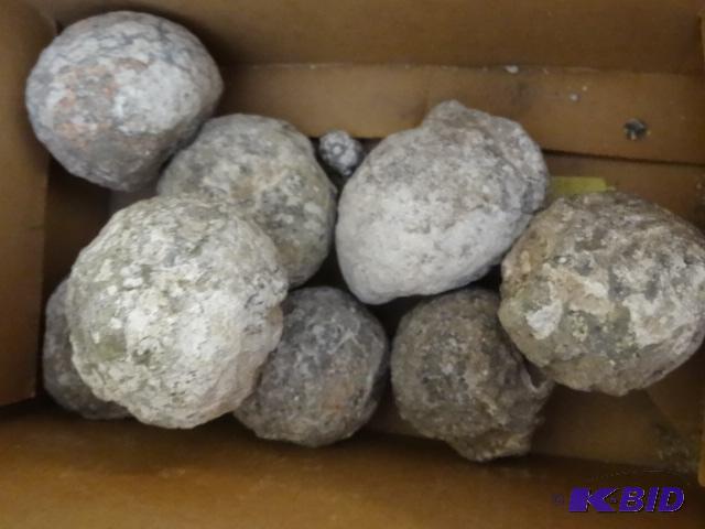 8 Solid Geodes...