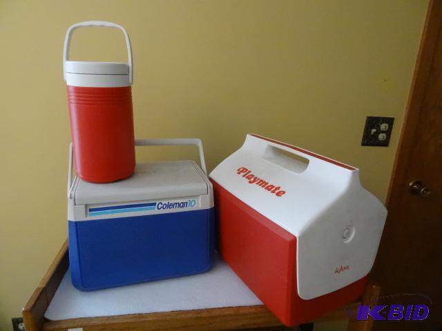 Igloo and Coleman Lunch Coolers. Coleman Drin...