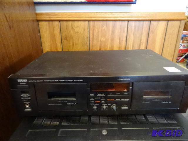 Yamaha Stereo Double CaSSETTE Deck. KX-W382...
