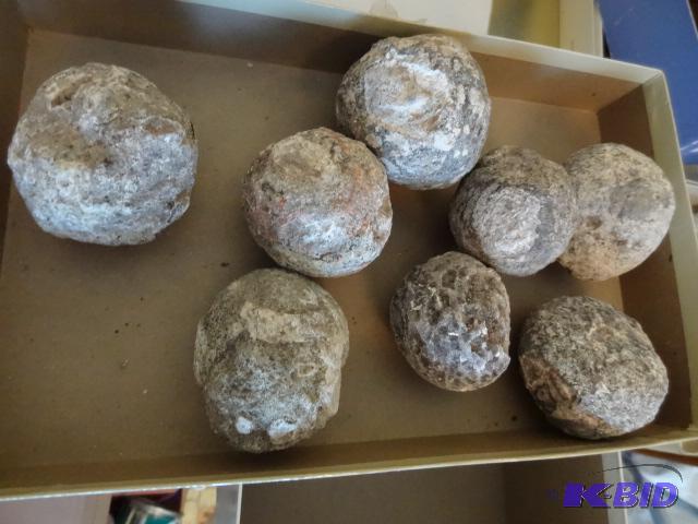 8 Solid Geodes...