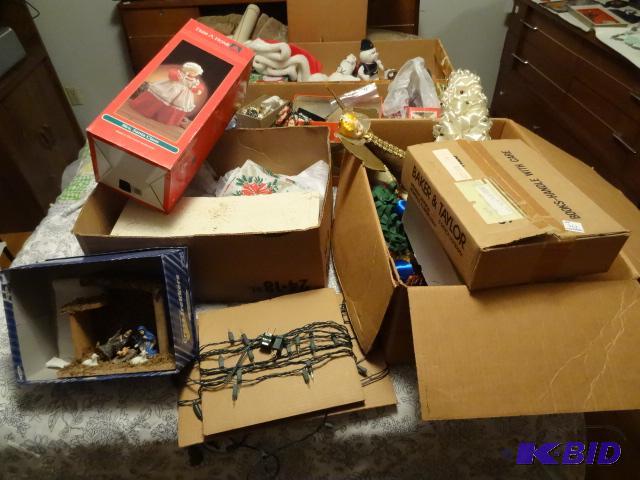 Large Quanity of Christmas Dcor...