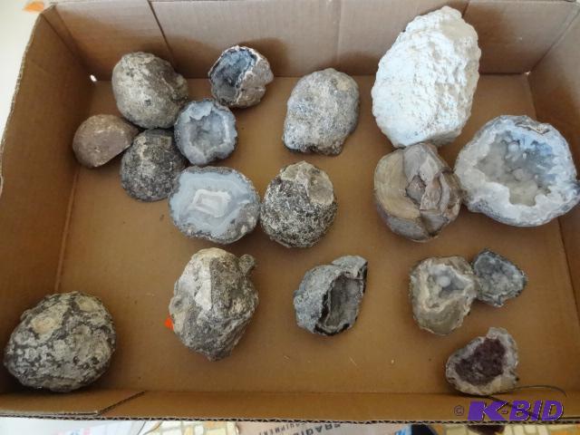Box of Misc Geodes...