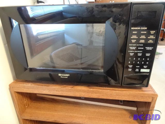 Sharp Carousel Microwave. R419CK Works...