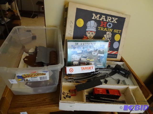 Vintage Marx Ho Train Set. Not Complete. Misc...