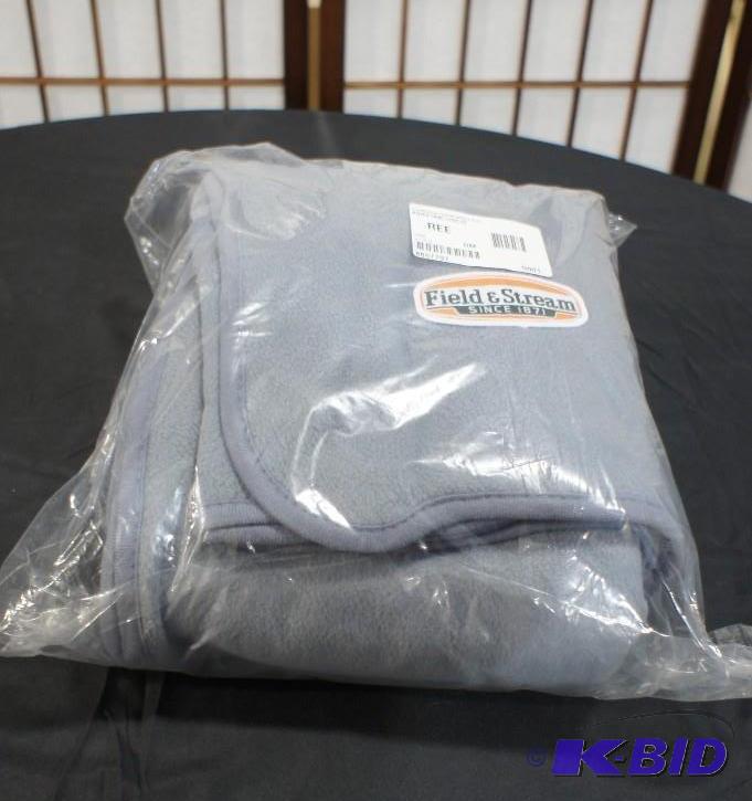 lot 24 image: New in package Field & Stream Twin Adiron...