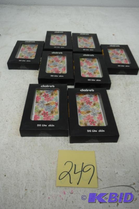 lot 249 image: Lot of 8 Clairs Nintendo DS Lite Cases